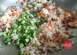 虾仁炒饭的做法图解7