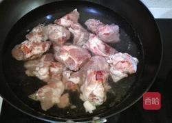 排骨乱炖的做法图解1