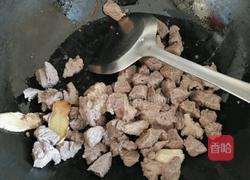 牛肉炖萝卜的做法图解3
