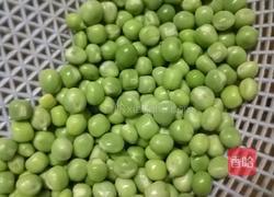 荷兰豆炒瘦肉的做法图解1