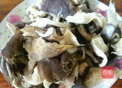 椒盐蘑菇的做法图解1
