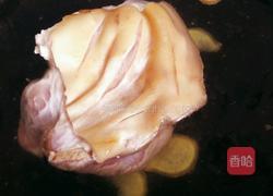 电饭煲酱肘子的做法图解2