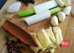 电饭煲酱肘子的做法图解3