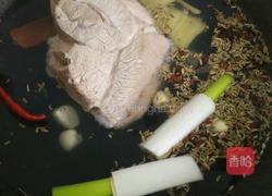 电饭煲酱肘子的做法图解4