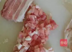 Illustration of how to make water chestnuts, shrimps and pork buns 3