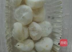 荸荠虾仁猪肉包子的做法图解4