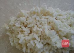 荸荠虾仁猪肉包子的做法图解7