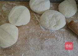 荸荠虾仁猪肉包子的做法图解10