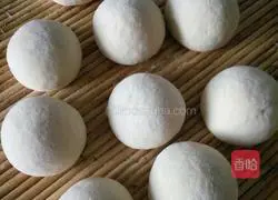 Illustration of how to make soft steamed buns 9
