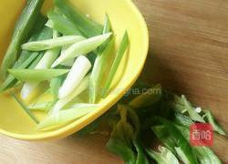 青椒蒜苗炒鸡丝的做法图解4