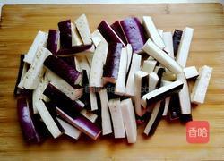 鱼香茄子煲的做法图解1