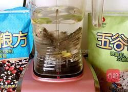 破壁机之无骨鲫鱼鲜汤的做法图解3