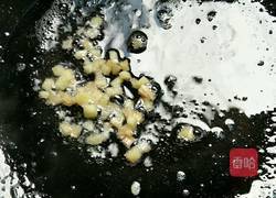 木耳蒜苗炒鸡蛋的做法图解5