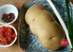 剁椒土豆片的做法图解1