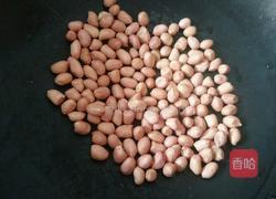 花生芹菜炒腊鸭的做法图解3