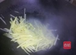 土豆丝炒肉的做法图解2