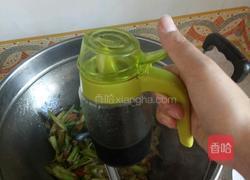 芹菜炒豆干的做法图解7