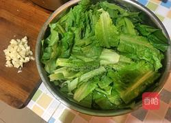 蒜香油麦菜的做法图解1