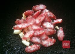 荷兰豆炒腊肠的做法图解5