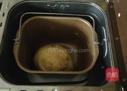 葱香肉松火腿芝士面包的做法图解2