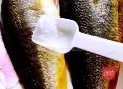 清蒸原汁原味黄花鱼的做法图解3