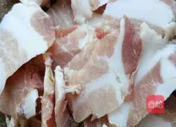 Illustration of how to make cabbage and pork wontons 3