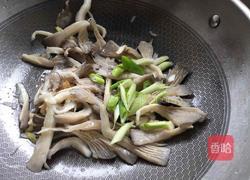 黄心菜炒蘑菇的做法图解5