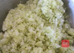 虾仁白菜猪肉馅的做法图解2