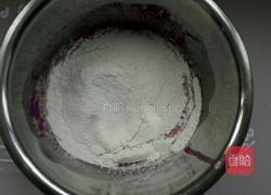 火龙果奶油蛋糕卷的做法图解4