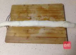 Illustration of how to make scallion pancake (leaf dough) 9