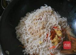 胡萝卜鸡蛋面的做法图解8