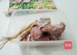 党参猪骨汤的做法图解1