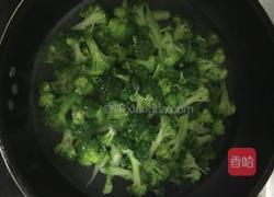 炝拌西蓝花的做法图解2