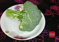 炝拌西兰花的做法图解1