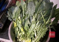 凉拌菠菜的做法图解1