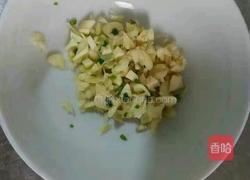 蒜蓉粉丝蒸白菜的做法图解2