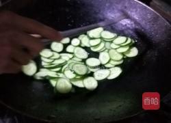 青瓜炒鸡蛋的做法图解2