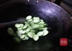 青瓜炒鱼片的做法图解4