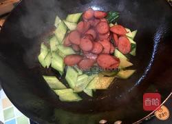 黄瓜炒烤肠的做法图解5