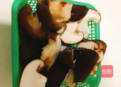 香菇蒸滑鸡的做法图解2