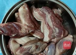 腌制五香腊肉的做法图解1