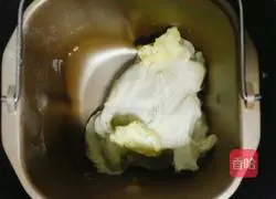 Illustration of how to make meat floss bread rolls 2