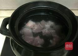 冬瓜玉米胡萝卜排骨汤的做法图解1