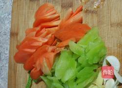 素炒莴笋胡萝卜的做法图解2