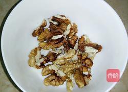 核桃牛奶鸡蛋汤的做法图解1