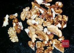 核桃牛奶鸡蛋汤的做法图解2