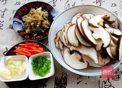 小炒香菇榨菜的做法图解2