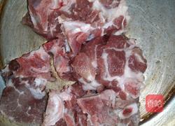 花胶瑶柱海底椰排骨汤的做法图解3