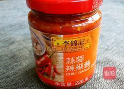 蒜蓉辣酱炒灌肠的做法图解1