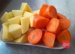 胡萝卜土豆炖排骨的做法图解4